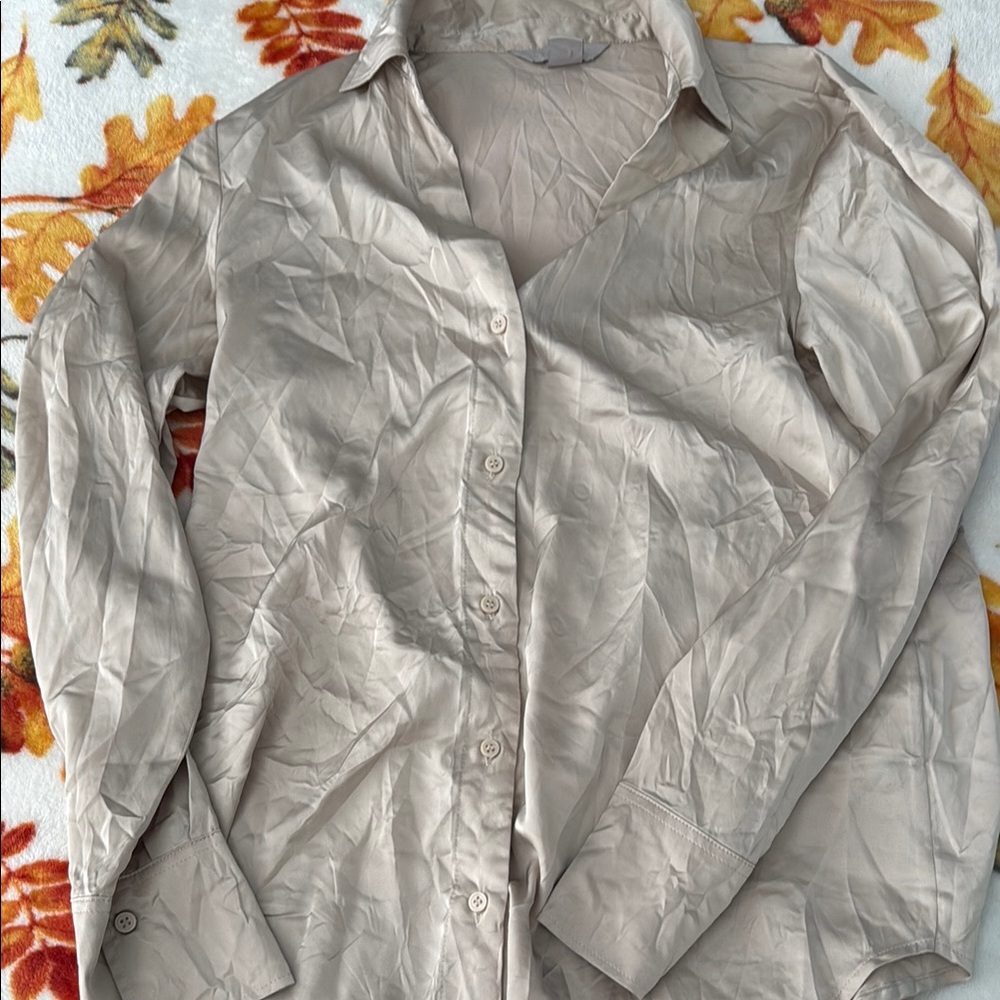 Button up satin